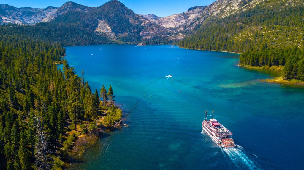 Lake Tahoe shoreline representing Benchmark commercial cleaning services around Lake Tahoe, Nevada